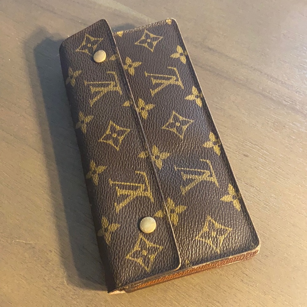 Louis Vuitton chain wallet